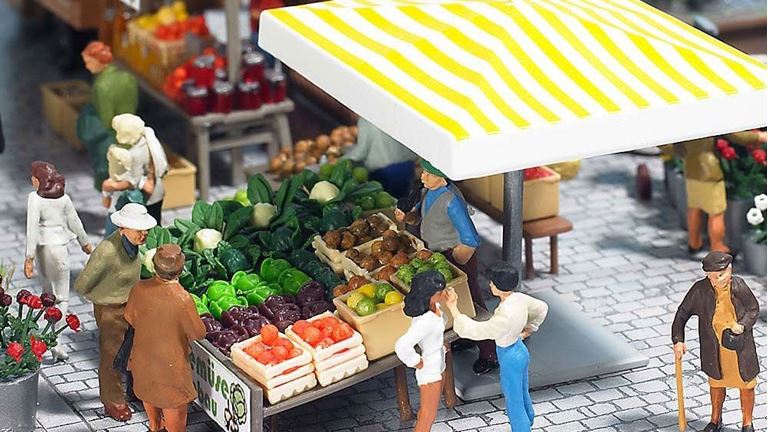 BUSCH 1071 Рыночные лотки «Obst&Gemüse» и «Honig&Marmelade», 1:87