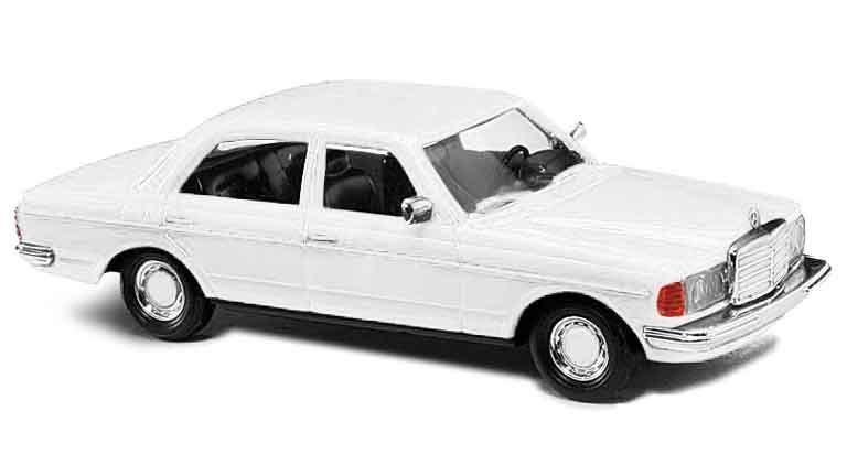 BUSCH 60211 Лимузин Mercedes Benz® W123 (цвет: белый, набор для сборки), 1:87