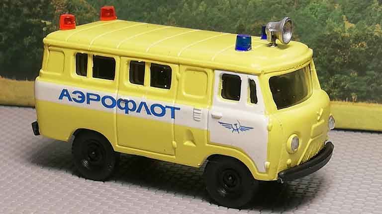 RUSAM-UAZ-452-00-405 Автомобиль УАЗ-452 «АЭРОФЛОТ» пассажирский, 1:87, 1965, СССР