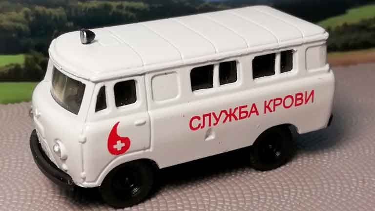 RUSAM-UAZ-452-30-031 Санитарный автомобиль УАЗ-452 «СЛУЖБА КРОВИ», 1:87, 1965, СССР