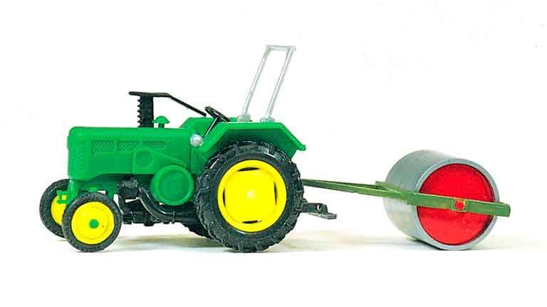 PREISER 17929 Сельскохозяйственный колёсный трактор с катком, 1:87