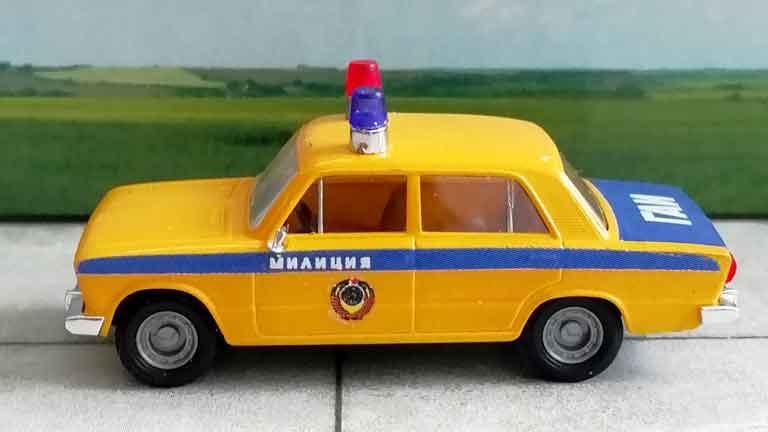 RUSAM-VAZ-2106-01 Автомобиль ВАЗ-2106 «ГАИ» (синий багажник), 1:87, 1976—1991, СССР