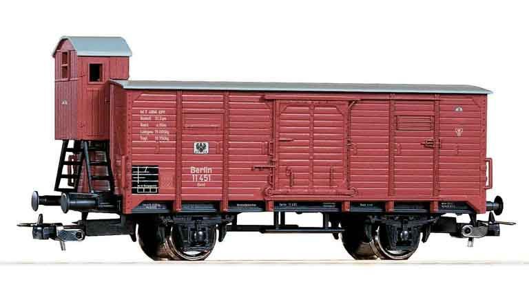 PIKO 24503 Крытый грузовой вагон с тормозной кабиной Pltf, H0, I, KPEV