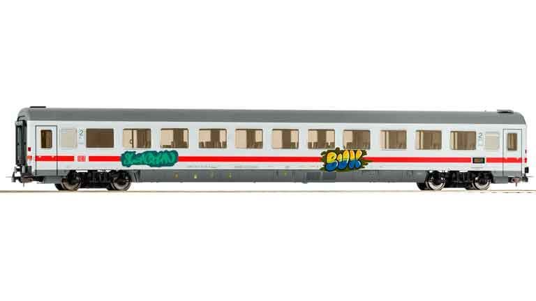 PIKO 58847 Пассажирский вагон Bvmmz 187 2 кл. «IC» с граффити, H0, VI, DB AG