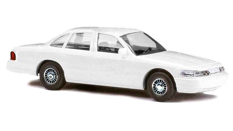 BUSCH 60229 Легковой автомобиль Ford® Crown Victoria (белый для сборки), 1:87