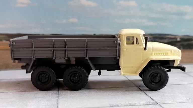 RUSAM-URAL-4320-20-491 Автомобиль УРАЛ (светло-бежевый) высокий борт (серый), 1:87, 1977, СССР