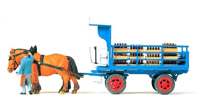 PREISER 30445 Конная повозка с пивом «Landwehr-Bier» (3 фигурки и прицеп), 1:87