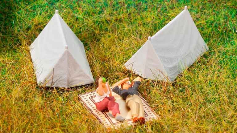 FALLER 180987 Туристические палатки (4 шт.), 1:72—1:100